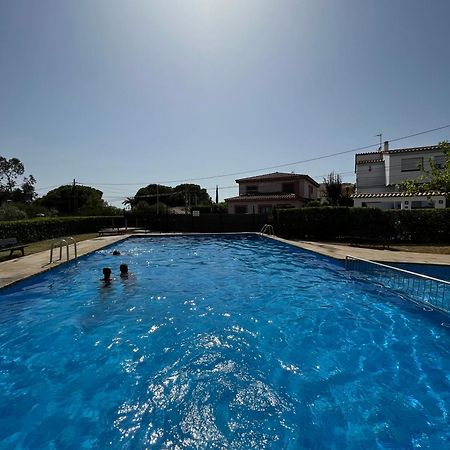 Calma Marina Roses Apartment Exterior photo