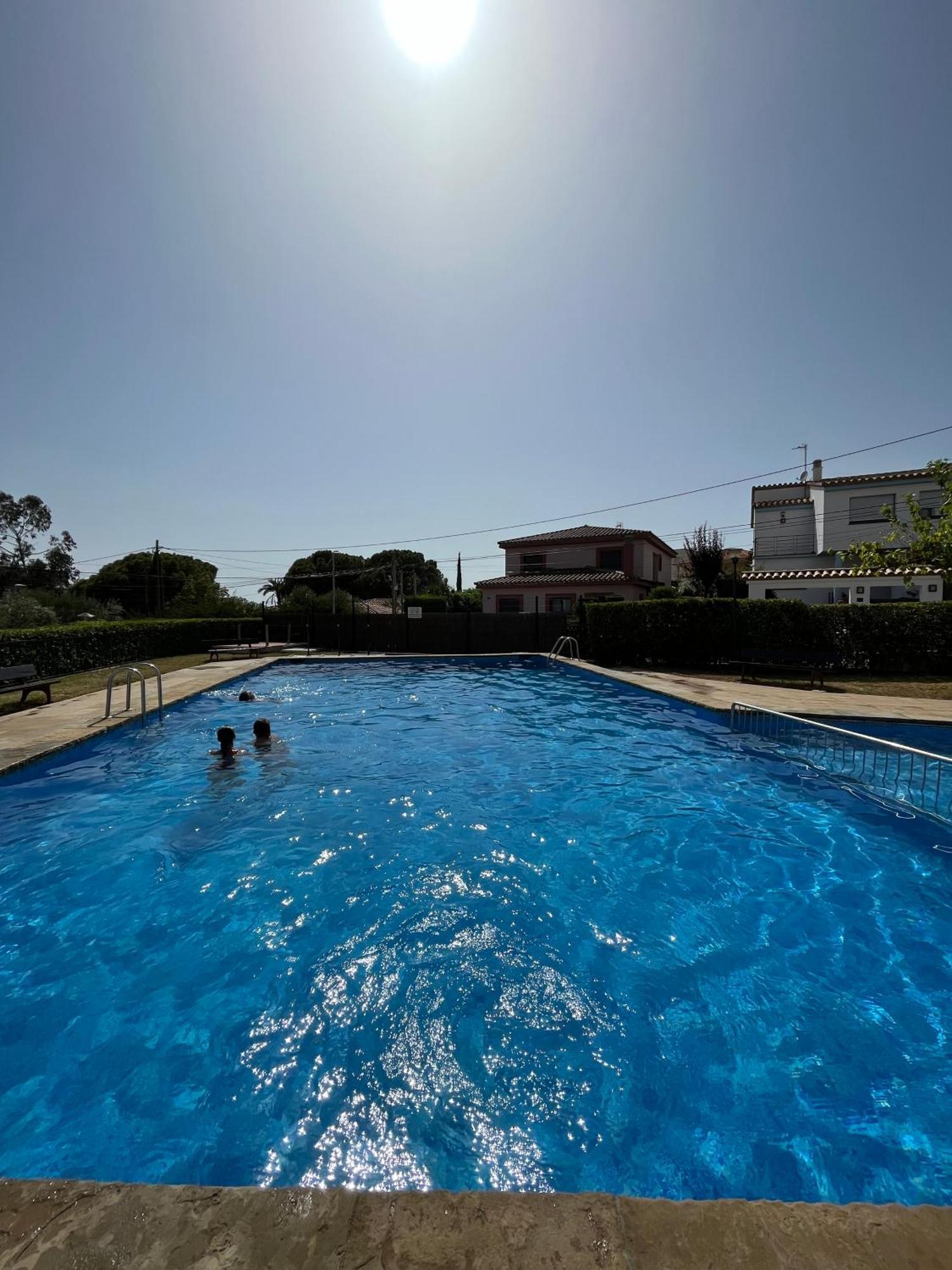 Calma Marina Roses Apartment Exterior photo